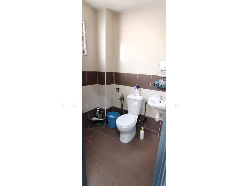 Rumah Teres untuk Dijual di Rawang (Selangor) - Zann Fauzan - Bathroom - PropertyGuru.com.my