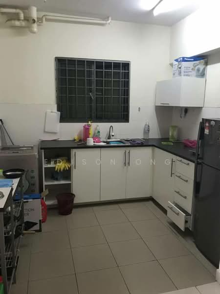 Kediaman Servis untuk Dijual di D'Alamanda - Edison Ong - Kitchen - PropertyGuru.com.my