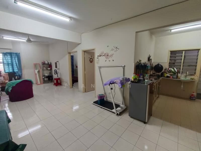Flat for Sale at Fortune Court - Jean Koh - Living Room - PropertyGuru.com.my