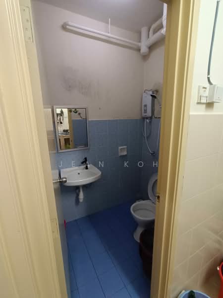 Flat for Sale at Fortune Court - Jean Koh - Bathroom - PropertyGuru.com.my