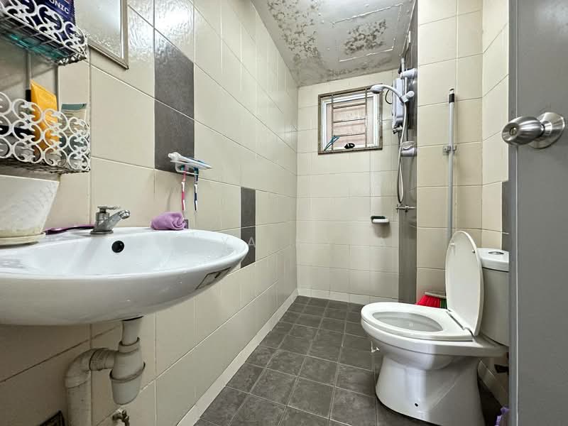 Pangsapuri untuk Dijual di Pangsapuri Seri Baiduri - Maya Myra - Bathroom - PropertyGuru.com.my