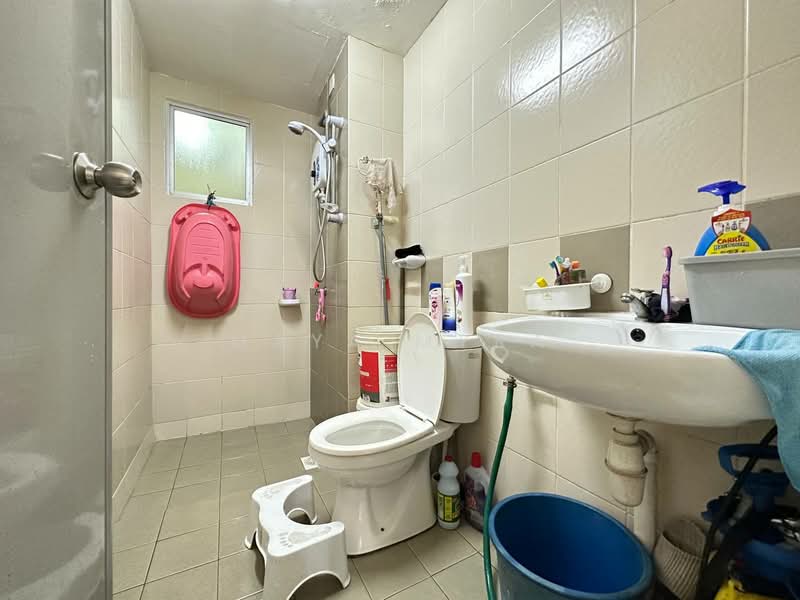 Pangsapuri untuk Dijual di Pangsapuri Seri Baiduri - Maya Myra - Bathroom - PropertyGuru.com.my