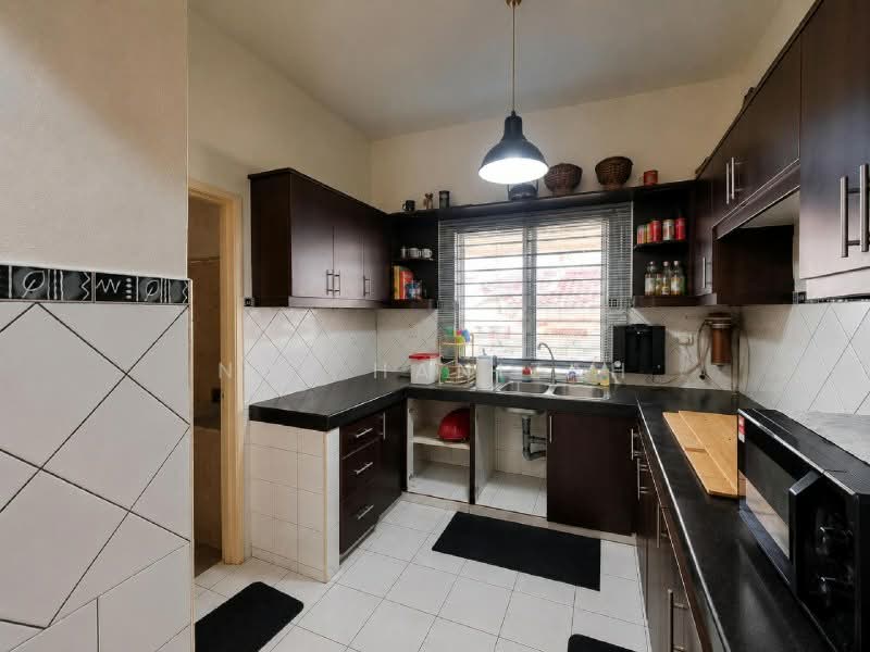 2-storey Terraced House for Sale in Seksyen 13 (Shah Alam) - Nur Hanizah - Kitchen - PropertyGuru.com.my