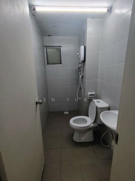 Pangsapuri untuk Disewa di Karisma @ Eco Majestic - Ken Fung - Bathroom - PropertyGuru.com.my