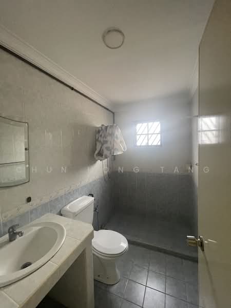 Rumah Teres 2-Tingkat untuk Disewa di Usj 1 (Subang Jaya) - Chun Hong Tang - Bathroom - PropertyGuru.com.my