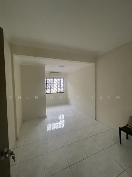 Rumah Teres 2-Tingkat untuk Disewa di Usj 1 (Subang Jaya) - Chun Hong Tang - 3rd Room - PropertyGuru.com.my