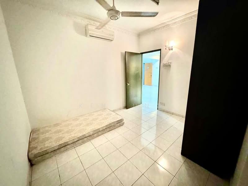 Apartment for Rent at Sri Camellia - Ken Fung - Bedroom - PropertyGuru.com.my