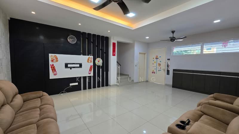 3-storey Terraced House for Rent in Bandar Teknologi Kajang (Kajang) - Ken Fung - Living Room - PropertyGuru.com.my