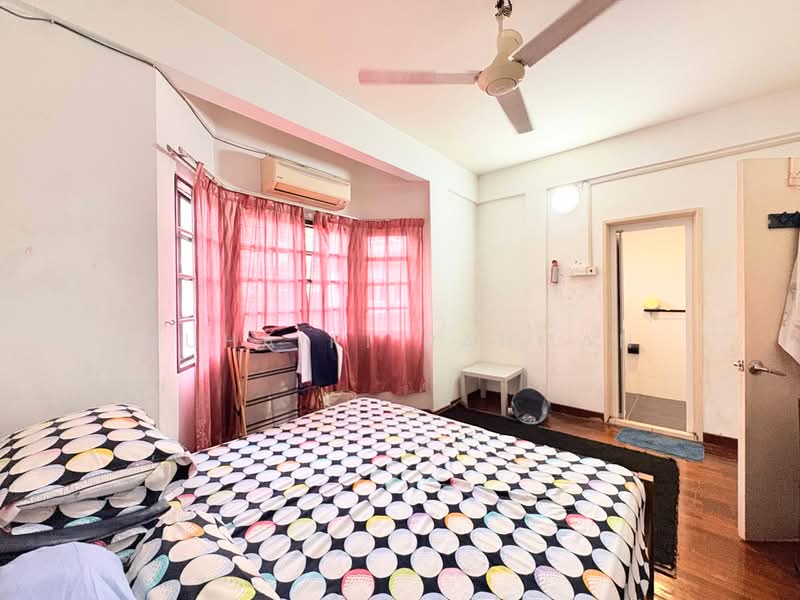 Vila Berkembar untuk Dijual di Subang (Selangor) - Muhairi Rahman - Bedroom - PropertyGuru.com.my