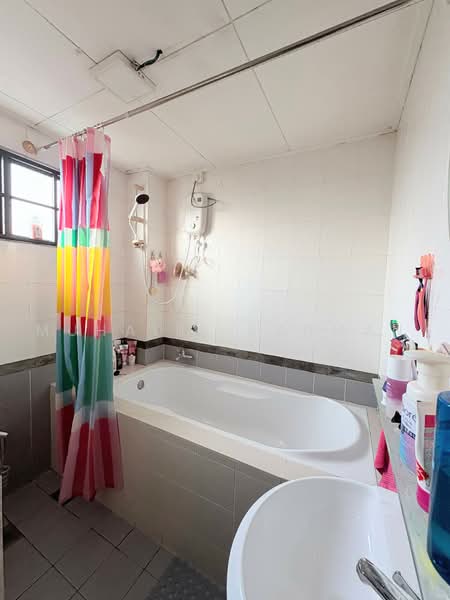 Vila Berkembar untuk Dijual di Subang (Selangor) - Muhairi Rahman - Bathroom - PropertyGuru.com.my