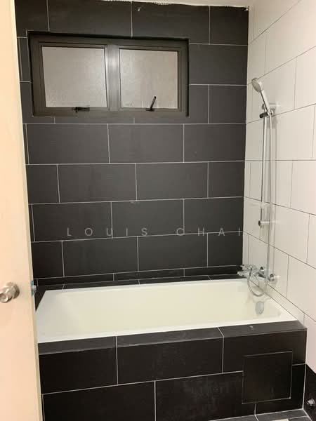 Kediaman Servis untuk Dijual di Urban 360 - Louis Chai - Bathroom - PropertyGuru.com.my