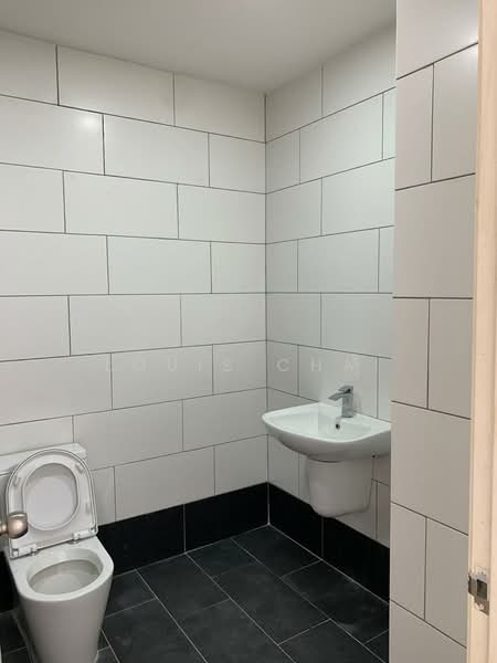 Kediaman Servis untuk Dijual di Urban 360 - Louis Chai - Bathroom - PropertyGuru.com.my