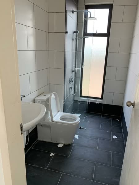 Kediaman Servis untuk Dijual di Urban 360 - Louis Chai - Bathroom - PropertyGuru.com.my