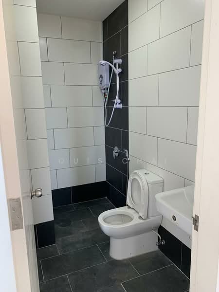 Kediaman Servis untuk Dijual di Urban 360 - Louis Chai - Bathroom - PropertyGuru.com.my
