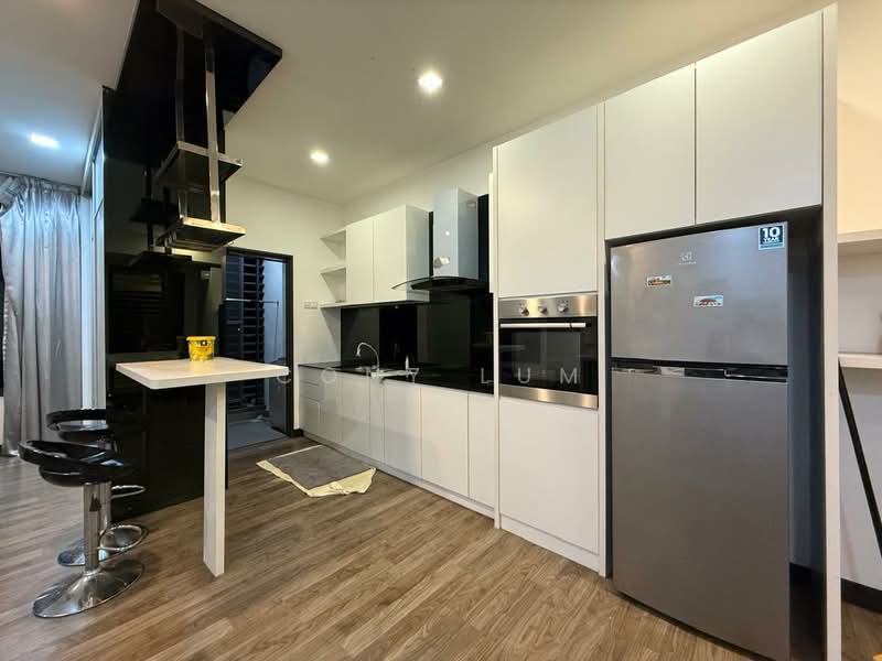 Kediaman Servis untuk Disewa di Service Residence @ Landmark Residence 2 - Cony Lum - Kitchen - PropertyGuru.com.my