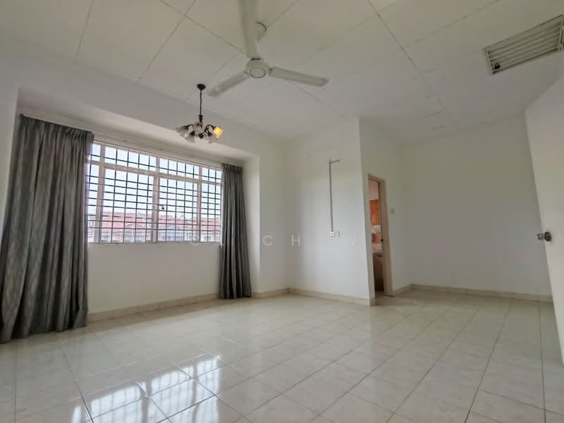 Rumah Teres 2-Tingkat untuk Dijual di Bandar Parklands (Klang) - CL Chew - Living Room - PropertyGuru.com.my