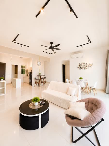 Kondominium untuk Dijual di Ferringhi Residence 2 - Serena Tan - Living Room - PropertyGuru.com.my