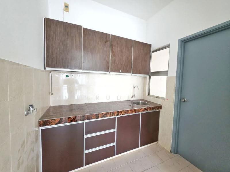 Kondominium untuk Dijual di Saujana Aster - Amirruddin . - Kitchen - PropertyGuru.com.my