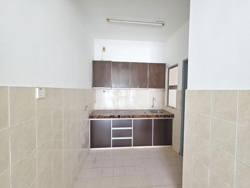 Kondominium untuk Dijual di Saujana Aster - Amirruddin . - Kitchen - PropertyGuru.com.my