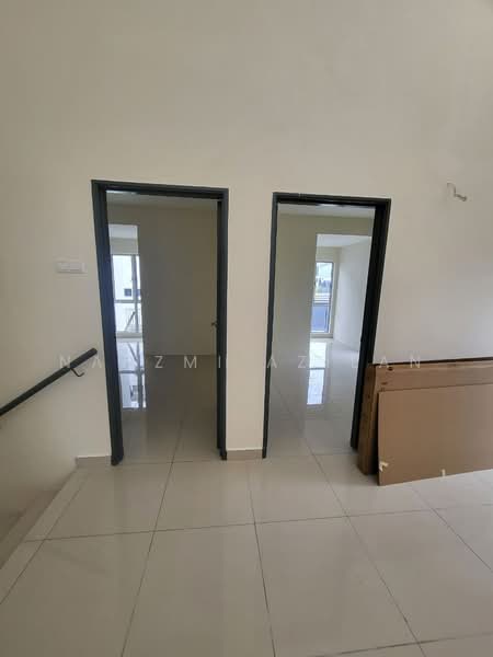 2-storey Terraced House for Sale in Taman Vista Mutiara (Bandar Sungai Long) - Nadzmi Azilan - Entrance - PropertyGuru.com.my