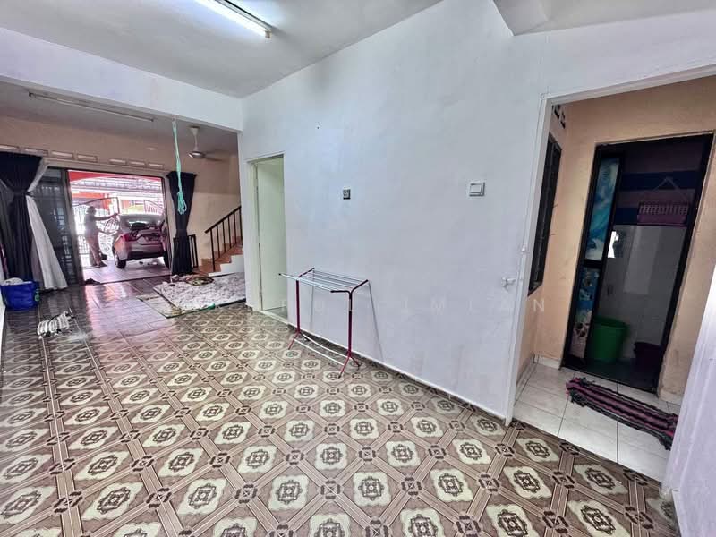 Rumah Teres 2-Tingkat untuk Dijual di Taman Pulai Indah (Johor Bahru) - Fakhrul Imlan - Entrance - PropertyGuru.com.my