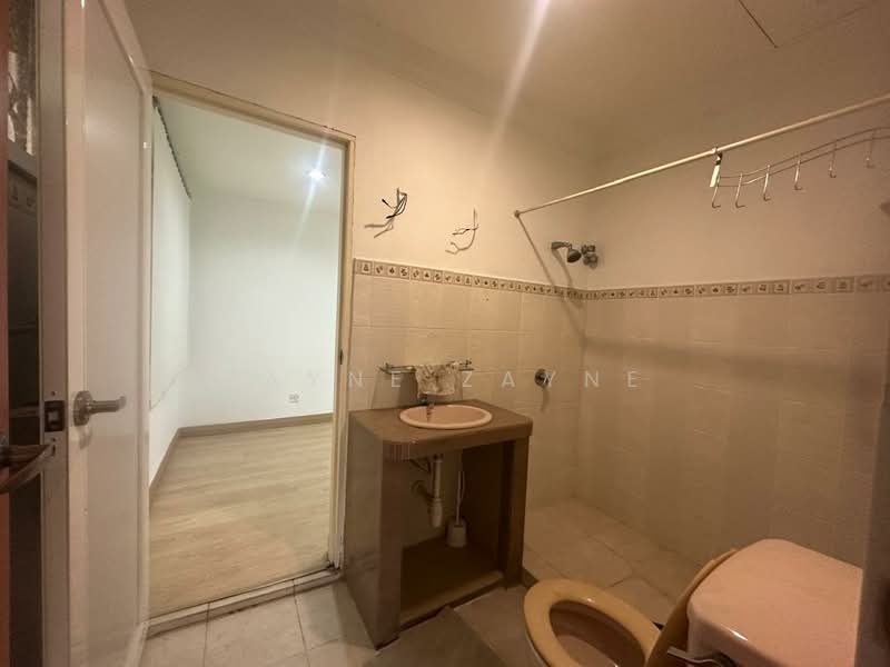 Rumah Berkembar untuk Dijual di Damansara Heights (Kuala Lumpur) - Zayne Zayd - Bathroom - PropertyGuru.com.my