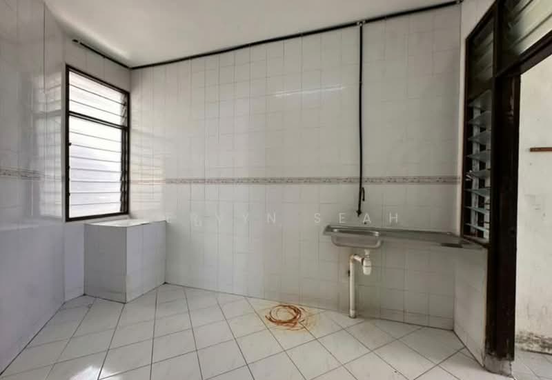 Apartment for Sale at Desa Universiti - Mervyn Seah - Kitchen - PropertyGuru.com.my