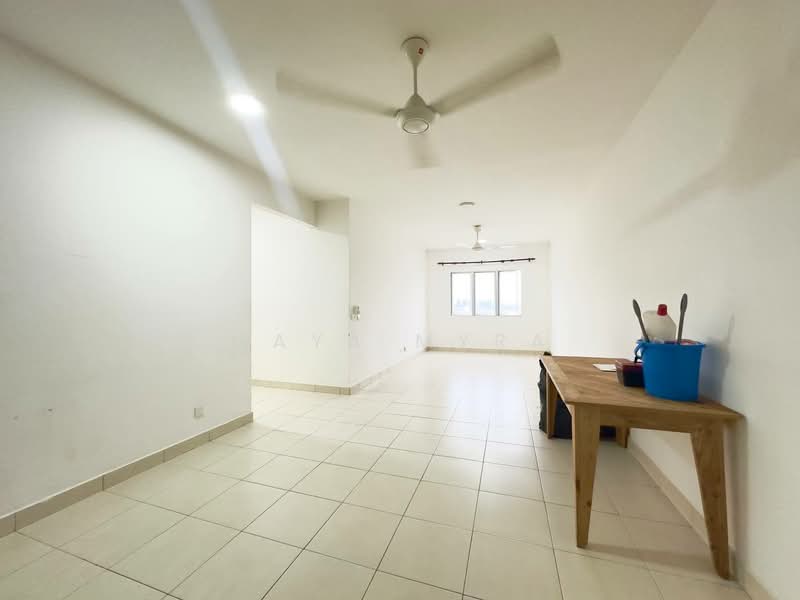 Pangsapuri untuk Dijual di De Bayu Apartment - Maya Myra - Living Room - PropertyGuru.com.my