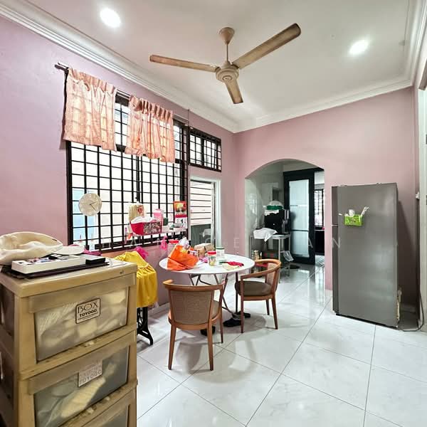 Rumah Teres 2-Tingkat untuk Dijual di Johor Bahru (Johor) - Shanice Tan - Dining Room - PropertyGuru.com.my