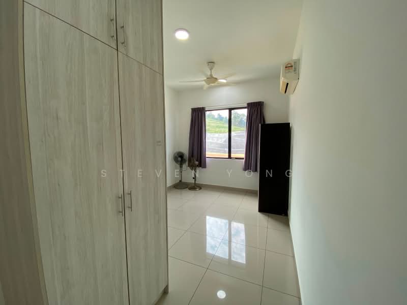 Kondominium untuk Disewa di Sutera Pines - Steven Yong - Bedroom - PropertyGuru.com.my