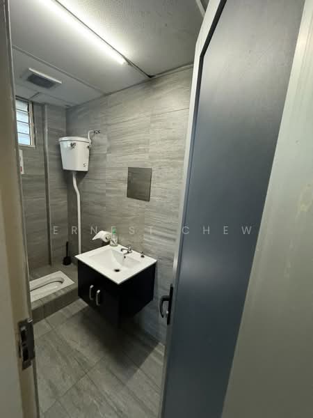 Semi-D Factory for Sale in Bandar Sunway (Sunway) - Ernest Chew - Bathroom - PropertyGuru.com.my