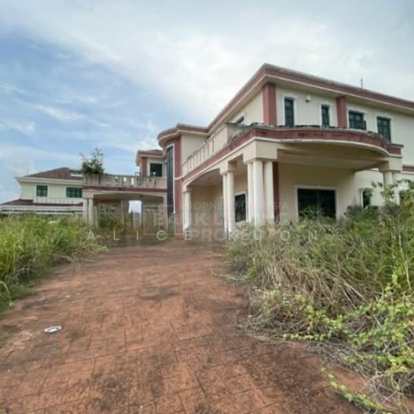Bungalow House for Sale in Sepang (Selangor) - Alice Kuon - Exterior - PropertyGuru.com.my