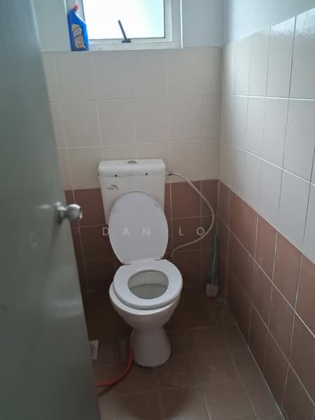 Shop / Office for Rent in Taman Sri Batu Caves (Batu Caves) - Dan Lo - Bathroom - PropertyGuru.com.my