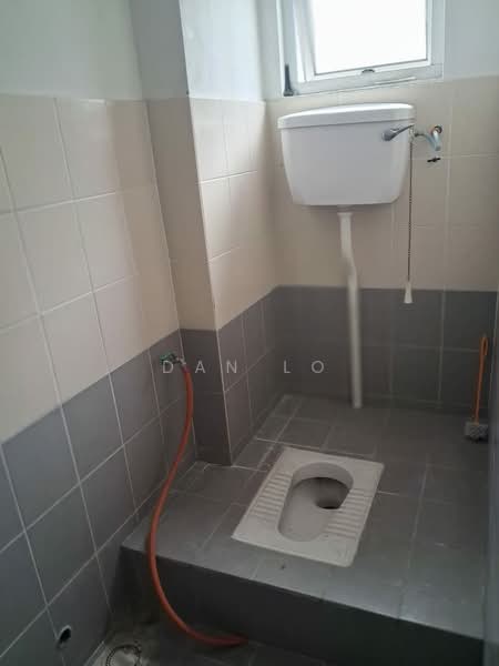 Shop / Office for Rent in Taman Sri Batu Caves (Batu Caves) - Dan Lo - Bathroom - PropertyGuru.com.my