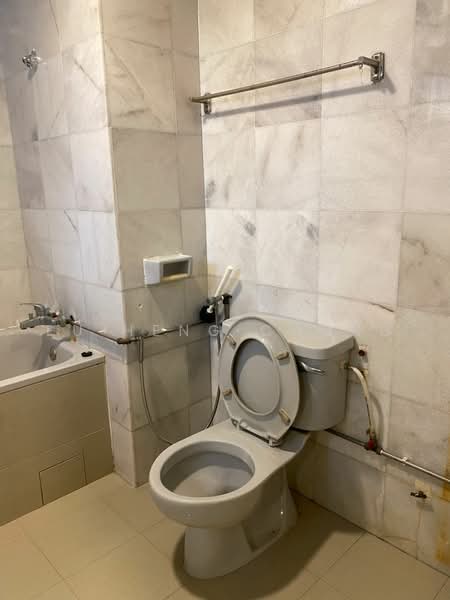 Kondominium untuk Disewa di Pelita Indah - Fu Heng Chong - Bathroom - PropertyGuru.com.my