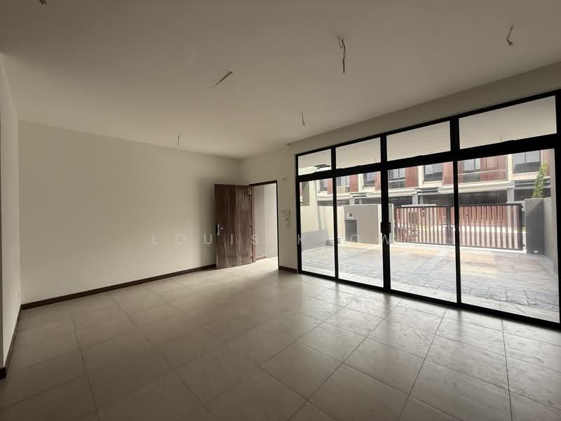 2-storey Terraced House for Sale in Puteri Harbour (Iskandar Puteri (Nusajaya)) - Louis Khow - Living Room - PropertyGuru.com.my