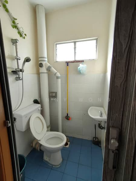 Rumah Flat untuk Disewa di Desa Ixora - Rainny Wong - Bathroom - PropertyGuru.com.my