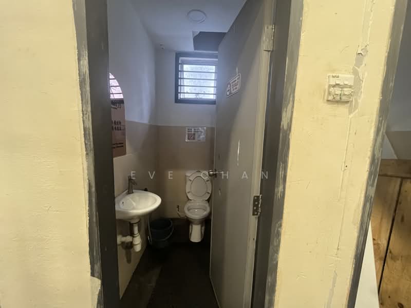 Kedai untuk Dijual di Permas Jaya (Johor) - Eve Chan - Bathroom - PropertyGuru.com.my