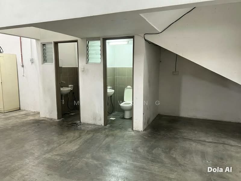 Kilang Berkembar untuk Dijual di Kawasan Perindustrian Bdr Rinching (Semenyih) - May Wong - Bathroom - PropertyGuru.com.my