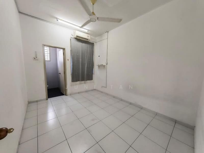 Rumah Teres 2-Tingkat untuk Dijual di Taman Desa Tebrau (Tebrau) - June Tan - PropertyGuru.com.my