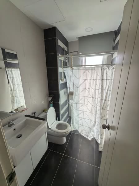 Pangsapuri untuk Dijual di Central Residence @ Sungai Besi - Daren Tan - Bathroom - PropertyGuru.com.my