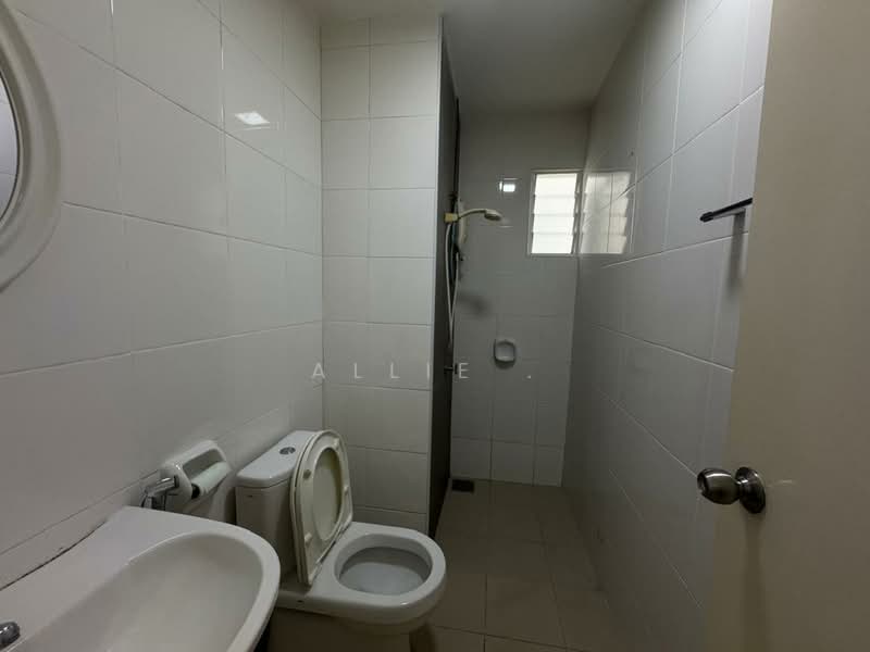Condominium for Rent at Subang Parkhomes - Allie . - Bathroom - PropertyGuru.com.my