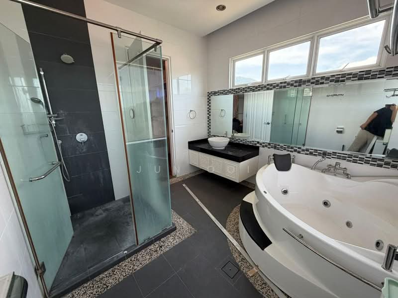 Bungalow House for Sale in Batu Ferringhi (Penang) - Jun Ooi - Bathroom - PropertyGuru.com.my