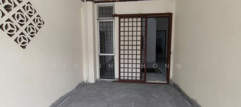 Rumah Teres 2-Tingkat untuk Dijual di Taman Desa Skudai (Skudai) - Benson Chong - Entrance - PropertyGuru.com.my