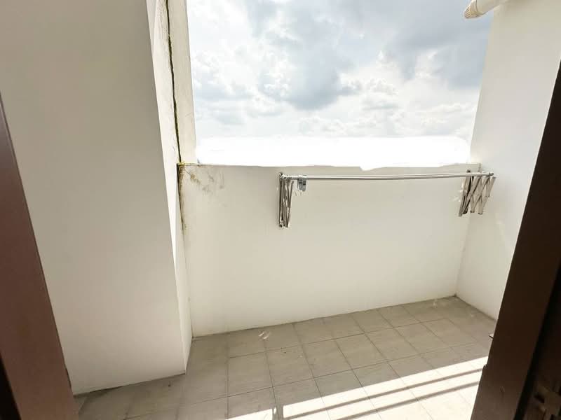 Condominium for Sale at USJ One Avenue Condo - Ivy Mak - Balcony - PropertyGuru.com.my