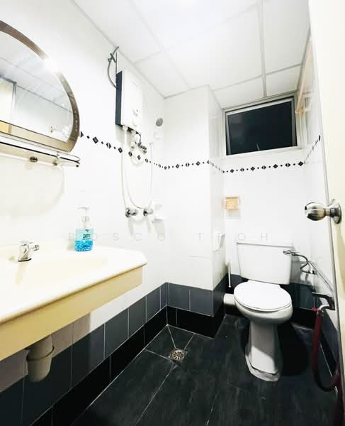 Kondominium untuk Disewa di U Garden Resort Condominium - Bosco Teoh - Bathroom - PropertyGuru.com.my