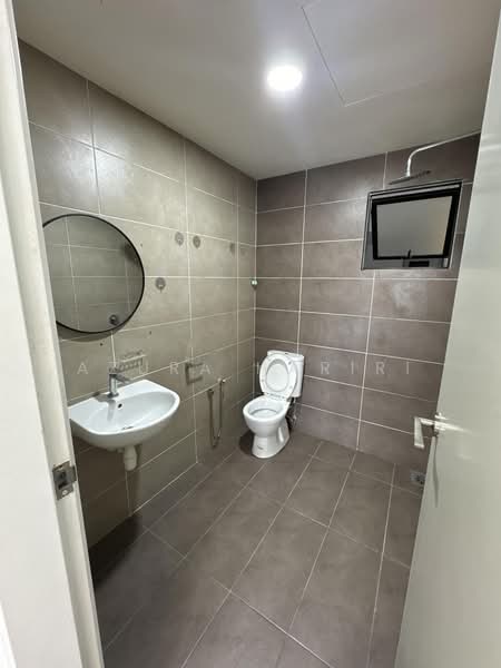 Kondominium untuk Disewa di The Greens (Residensi Hijauan) @ Subang West - Azura Hariri - Bathroom - PropertyGuru.com.my