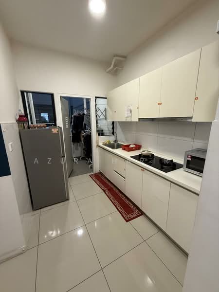 Kondominium untuk Disewa di The Greens (Residensi Hijauan) @ Subang West - Azura Hariri - Kitchen - PropertyGuru.com.my