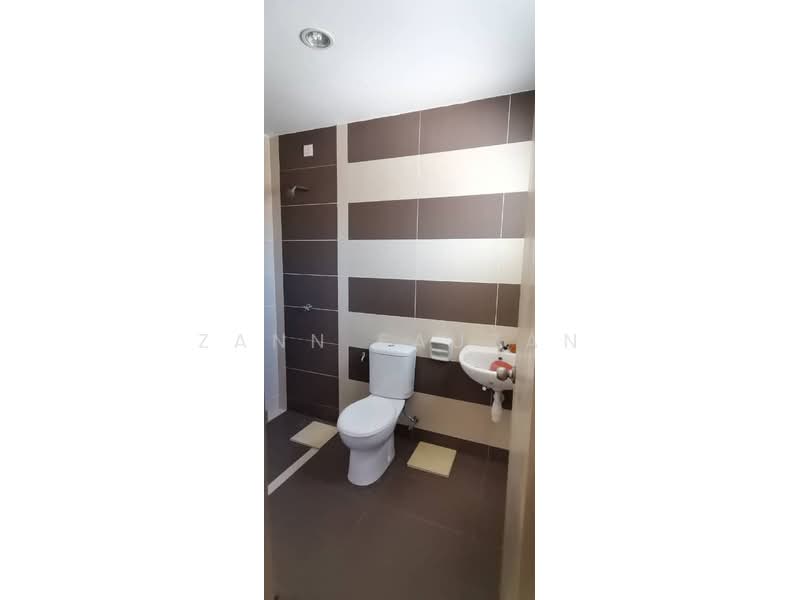 2-storey Terraced House for Sale in Bandar Bukit Beruntung (Bukit Beruntung) - Zann Fauzan - Bathroom - PropertyGuru.com.my