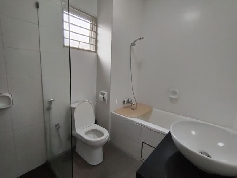 Condominium for Sale at Subang Parkhomes - Allie . - Bathroom - PropertyGuru.com.my